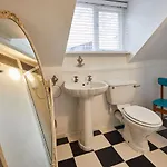 Host & - Dotty's Coastal Retreat *
