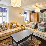 Host & - Dotty's Coastal Retreat Holiday home *