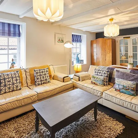 Host & - Dotty's Coastal Retreat Holiday home *